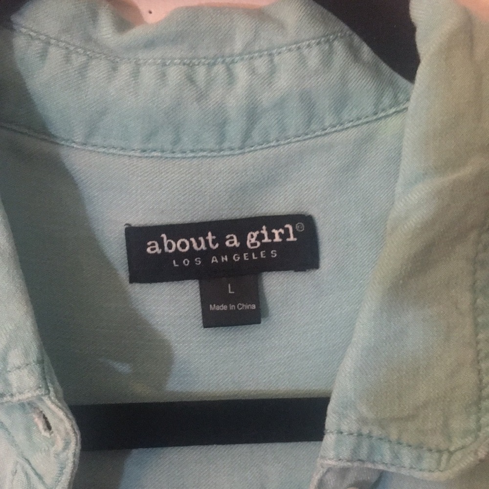 NWOT teal turquoise casual button down top - Picture 2 of 3